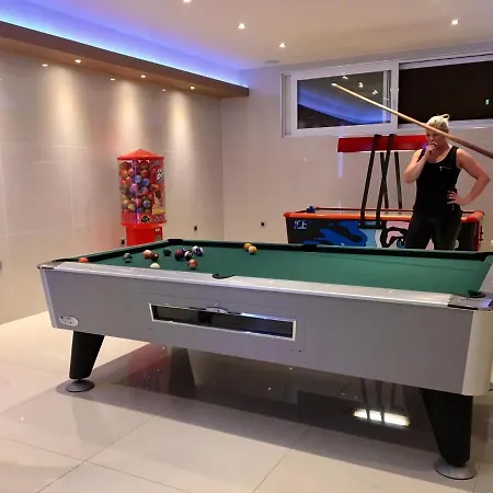 호텔 Mike Hotel & Apartments