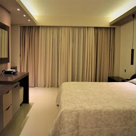 Mike Hotel & Apartments 호텔