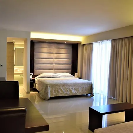 Mike Hotel & Apartments 호텔 말레메