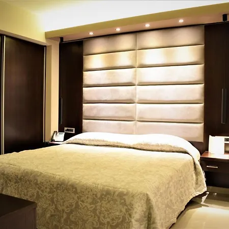 Mike Hotel & Apartments 3* 말레메