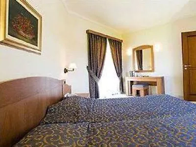 Mike Hotel & Apartments 말레메